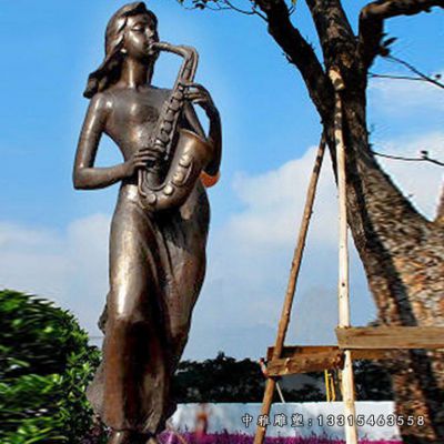 铜雕吹萨克斯人物