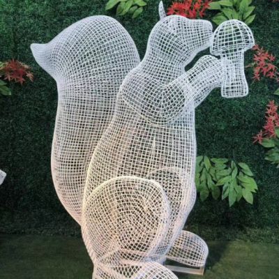 镂空松鼠不锈钢雕塑