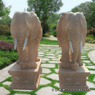 晚霞红石雕大象