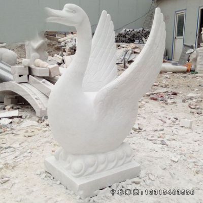 公园天鹅石雕塑