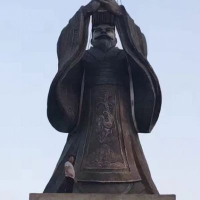 广场秦始皇铜雕