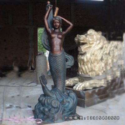 广场美人鱼铜雕