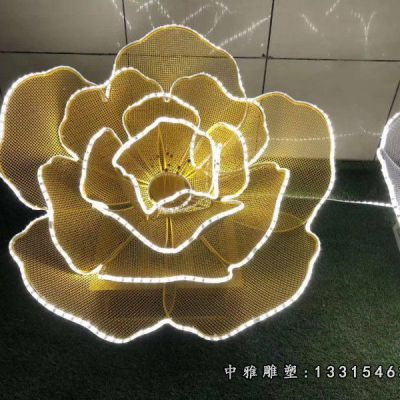 不锈钢镂空花朵雕塑