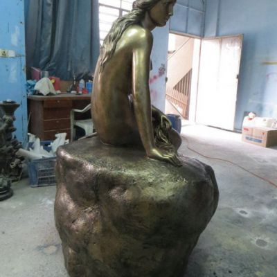 美人鱼公园铜雕