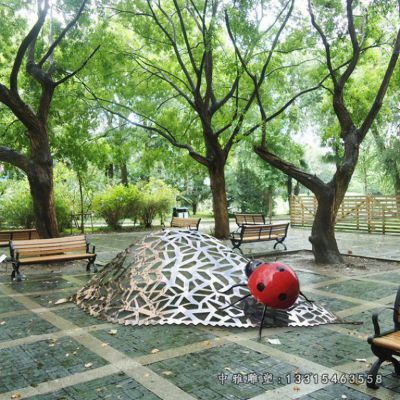 爬行瓢虫不锈钢雕塑