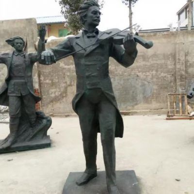 拉小提琴铜雕人物