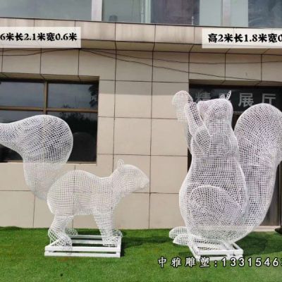 镂空松鼠不锈钢摆件