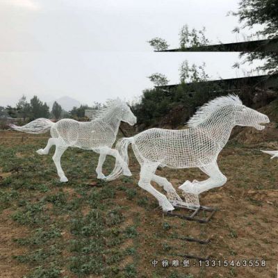 不锈钢大型马雕塑