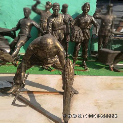 田园铜雕丰收人物