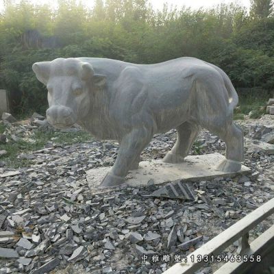 石雕公园牛雕塑