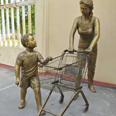 购物人物铜雕