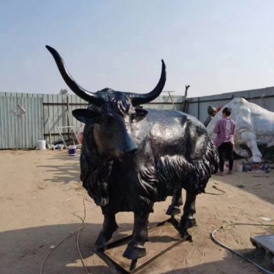 开荒铜雕牛摆件