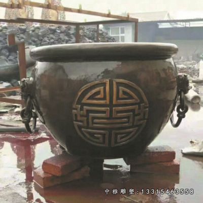 圆形铜雕水缸