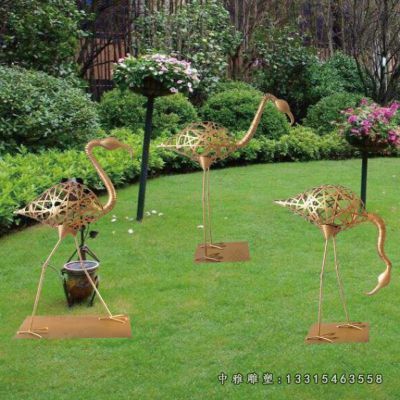 草坪不锈钢火烈鸟