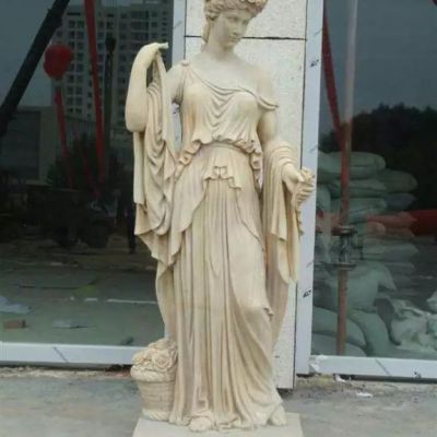 石雕广场西方人物