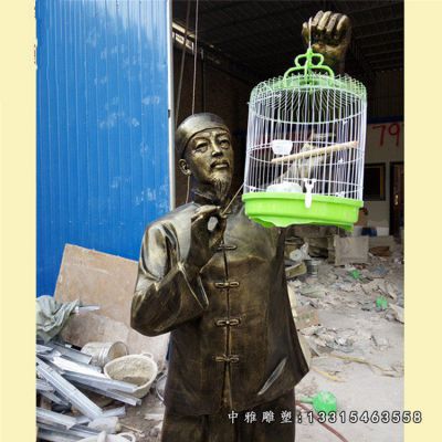 公园铜雕遛鸟人物