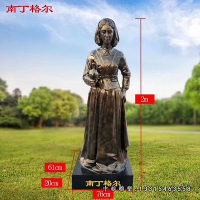 铜雕广场南丁格尔