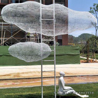 不锈钢云朵雕塑