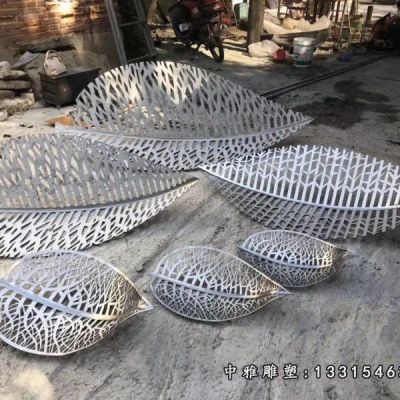 不锈钢创意树叶雕塑