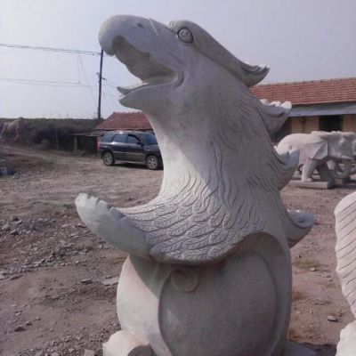 大型石雕鹰摆件