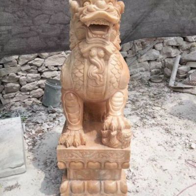 踩球石雕狮子
