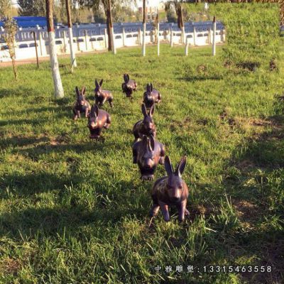 铜雕卡通兔子雕塑