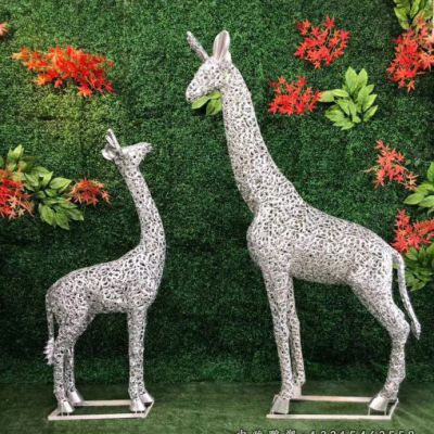 大型不锈钢长颈鹿雕塑