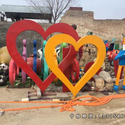 抽象爱心不锈钢雕塑
