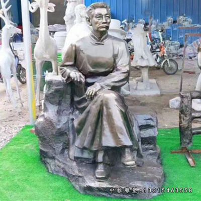 校园铜雕鲁迅
