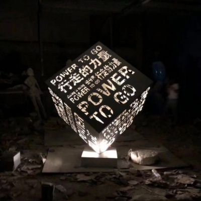 不锈钢广场灯饰雕塑