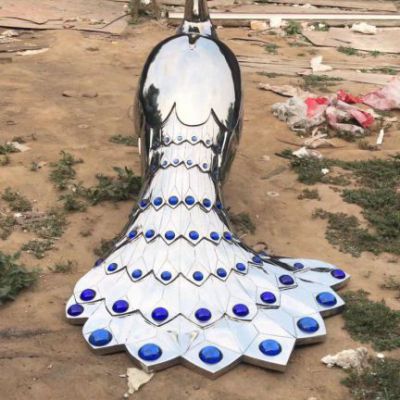 不锈钢镜面孔雀雕塑