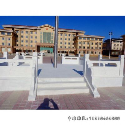 校园石雕升旗台